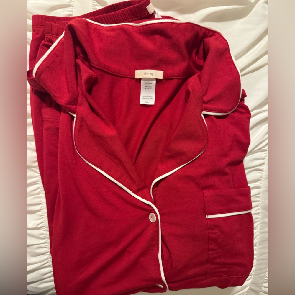 Eberjey Women's Red Pajama Set- Gift but Neverworn! - Picture 4 of 4